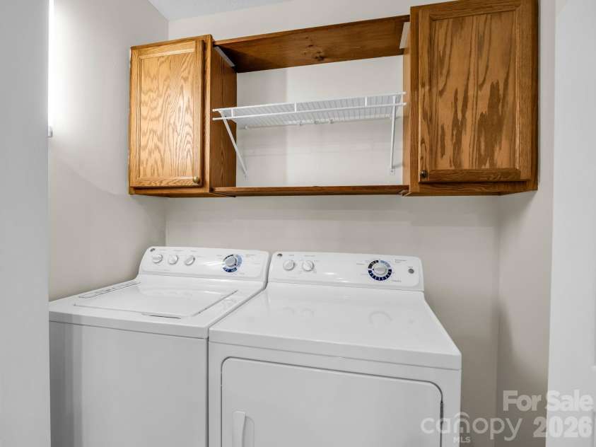 13 Gray Wolf Lane, Hendersonville, NC 28792.  MLS# CAR4427754, YatesRealty ID 54594. Laundry