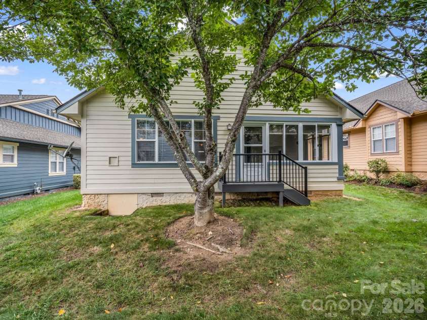 13 Gray Wolf Lane, Hendersonville, NC 28792.  MLS# CAR4427754, YatesRealty ID 54594. Rear Exterior