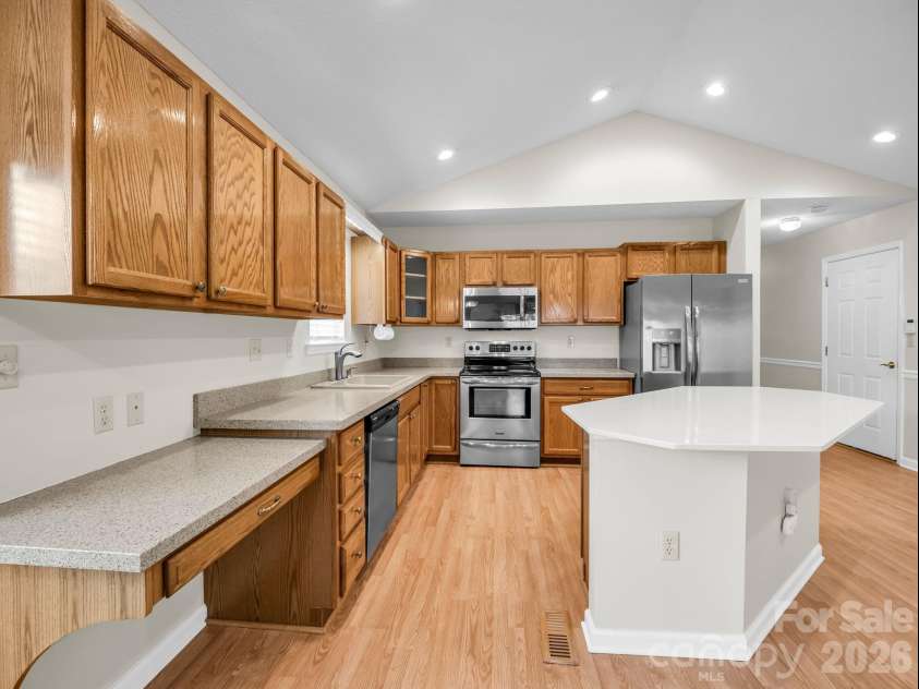 13 Gray Wolf Lane, Hendersonville, NC 28792.  MLS# CAR4427754, YatesRealty ID 54594. Spacious Kitchen