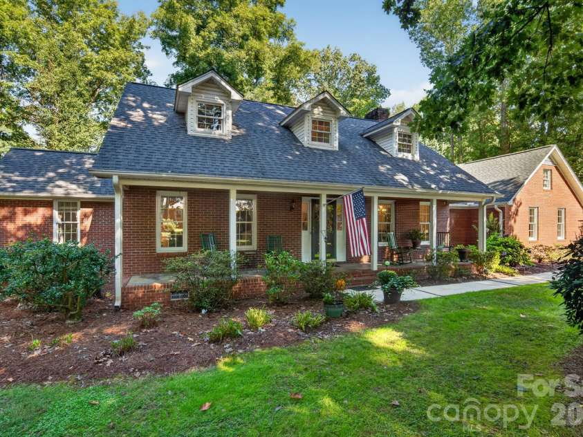 310 Travis Lane, Salisbury, NC 28146.  MLS# CAR4430797, YatesRealty ID 54596. 