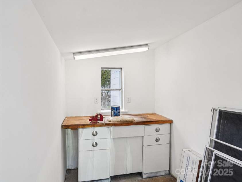 34 Parkview Drive, Brevard, NC 28712.  MLS# CAR4316145, YatesRealty ID 546. Garage Workshop