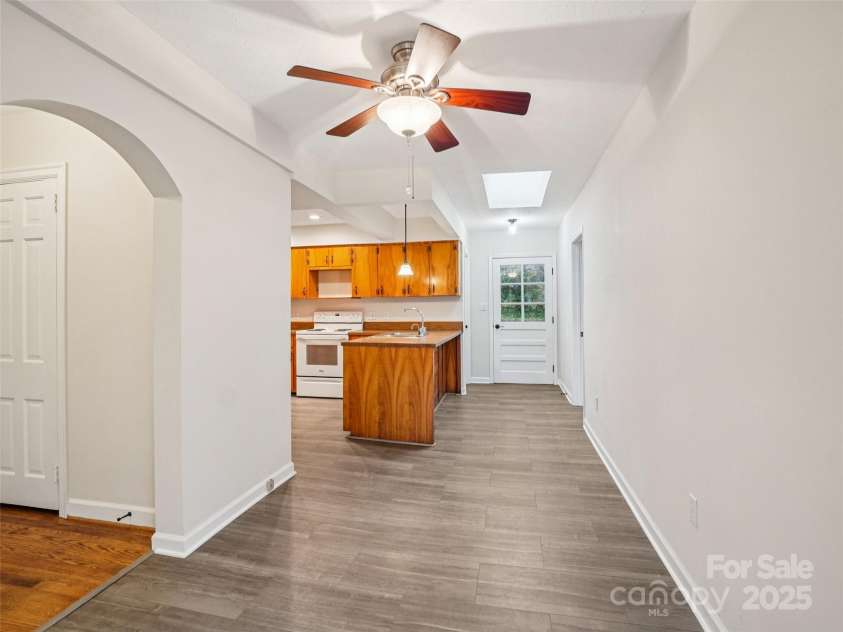 34 Parkview Drive, Brevard, NC 28712.  MLS# CAR4316145, YatesRealty ID 546. Kitchen