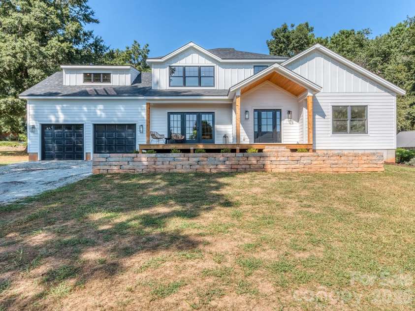 4899 Moonlite Bay Drive, Sherrills Ford, NC 28673.  MLS# CAR4343419, YatesRealty ID 5460. 