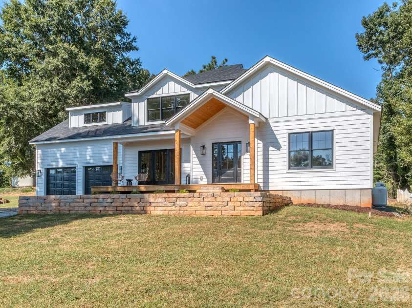 4899 Moonlite Bay Drive, Sherrills Ford, NC 28673.  MLS# CAR4343419, YatesRealty ID 5460. 