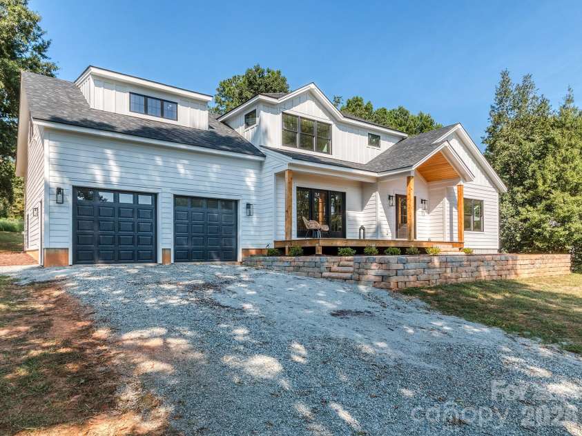 4899 Moonlite Bay Drive, Sherrills Ford, NC 28673.  MLS# CAR4343419, YatesRealty ID 5460. 