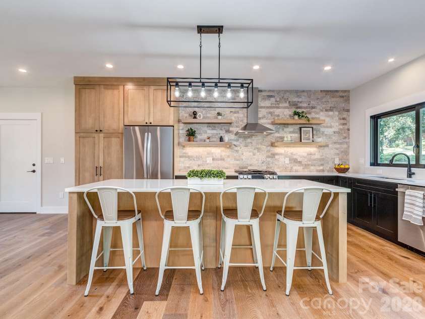 4899 Moonlite Bay Drive, Sherrills Ford, NC 28673.  MLS# CAR4343419, YatesRealty ID 5460. Kitchen - large island