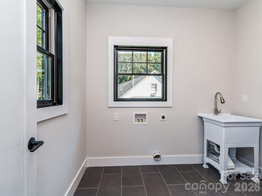 4899 Moonlite Bay Drive, Sherrills Ford, NC 28673.  MLS# CAR4343419, YatesRealty ID 5460. Main level laundry
