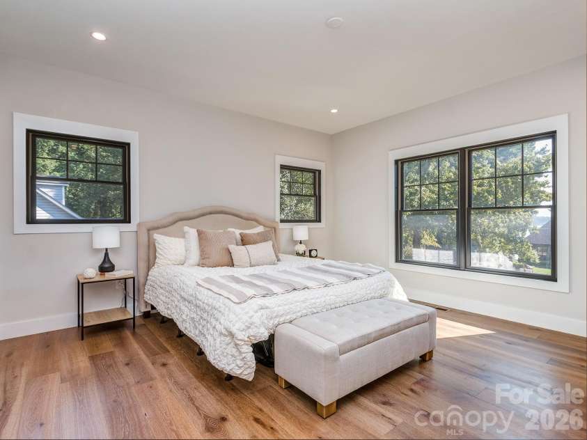 4899 Moonlite Bay Drive, Sherrills Ford, NC 28673.  MLS# CAR4343419, YatesRealty ID 5460. Primary bedroom