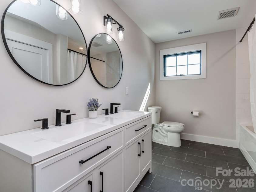 4899 Moonlite Bay Drive, Sherrills Ford, NC 28673.  MLS# CAR4343419, YatesRealty ID 5460. Second floor full bath