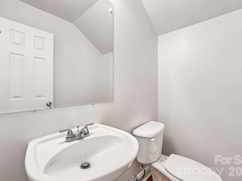 1001 Gainsborough Drive, Matthews, NC 28104.  MLS# CAR4430806, YatesRealty ID 54604. 