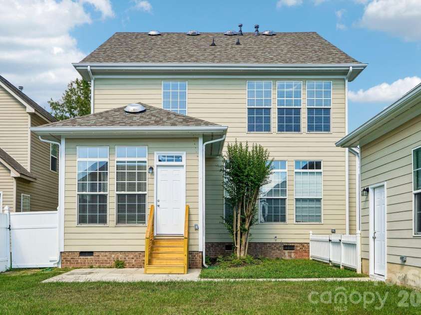 1001 Gainsborough Drive, Matthews, NC 28104.  MLS# CAR4430806, YatesRealty ID 54604. 