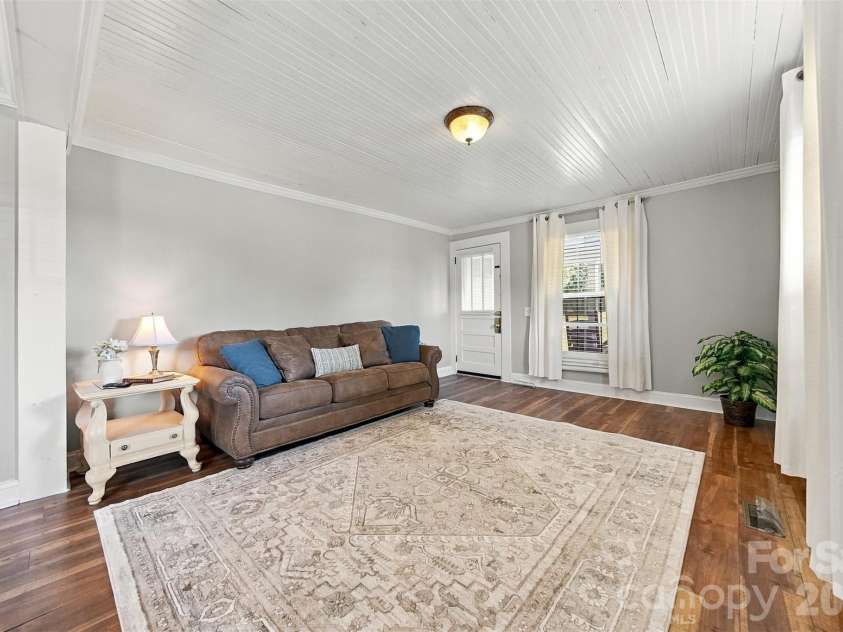 4021 SULPHUR SPRINGS Road, Hickory, NC 28601.  MLS# CAR4429506, YatesRealty ID 54608. 