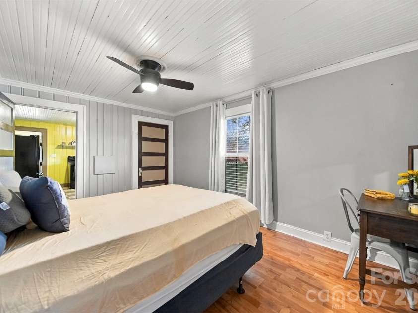 4021 SULPHUR SPRINGS Road, Hickory, NC 28601.  MLS# CAR4429506, YatesRealty ID 54608. 