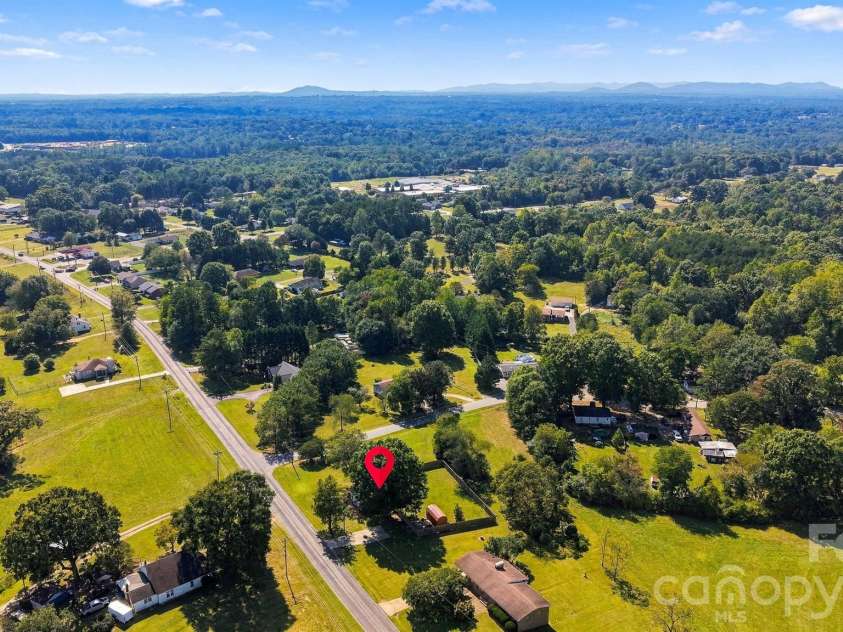 4021 SULPHUR SPRINGS Road, Hickory, NC 28601.  MLS# CAR4429506, YatesRealty ID 54608. 
