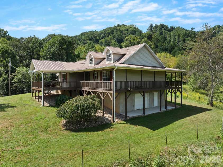 170 Yates Cove Road, Waynesville, NC 28785.  MLS# CAR4430510, YatesRealty ID 54609. 