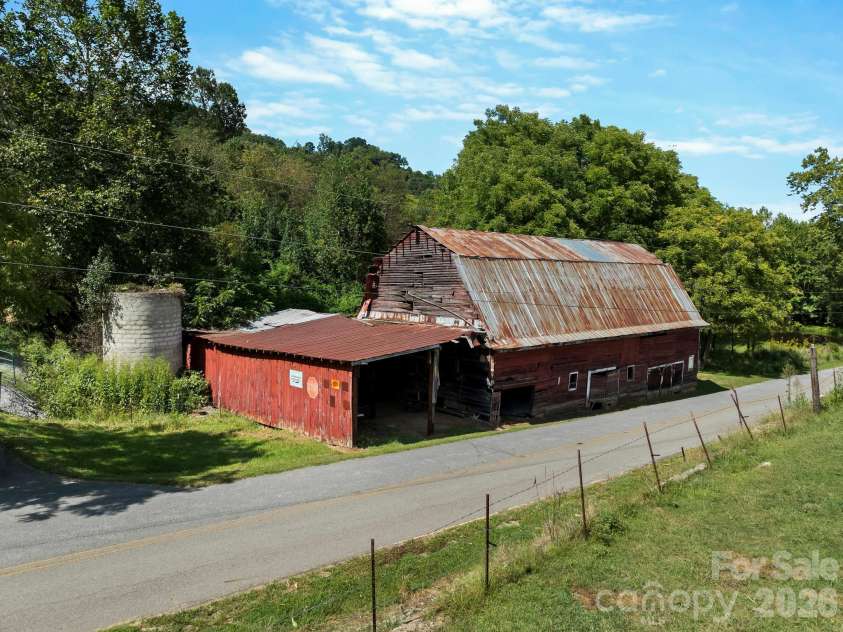 170 Yates Cove Road, Waynesville, NC 28785.  MLS# CAR4430510, YatesRealty ID 54609. 