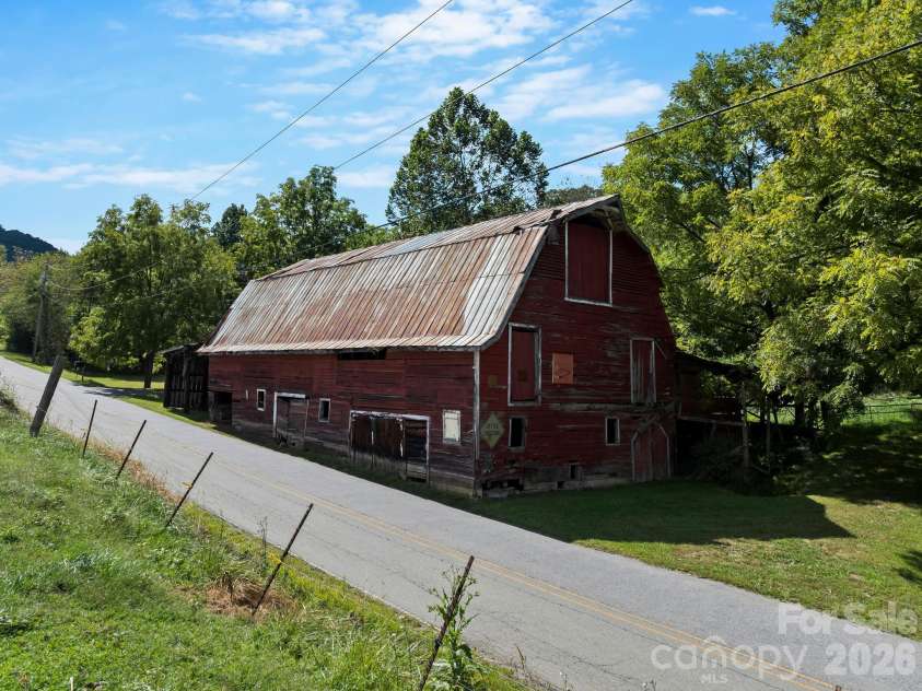 170 Yates Cove Road, Waynesville, NC 28785.  MLS# CAR4430510, YatesRealty ID 54609. 