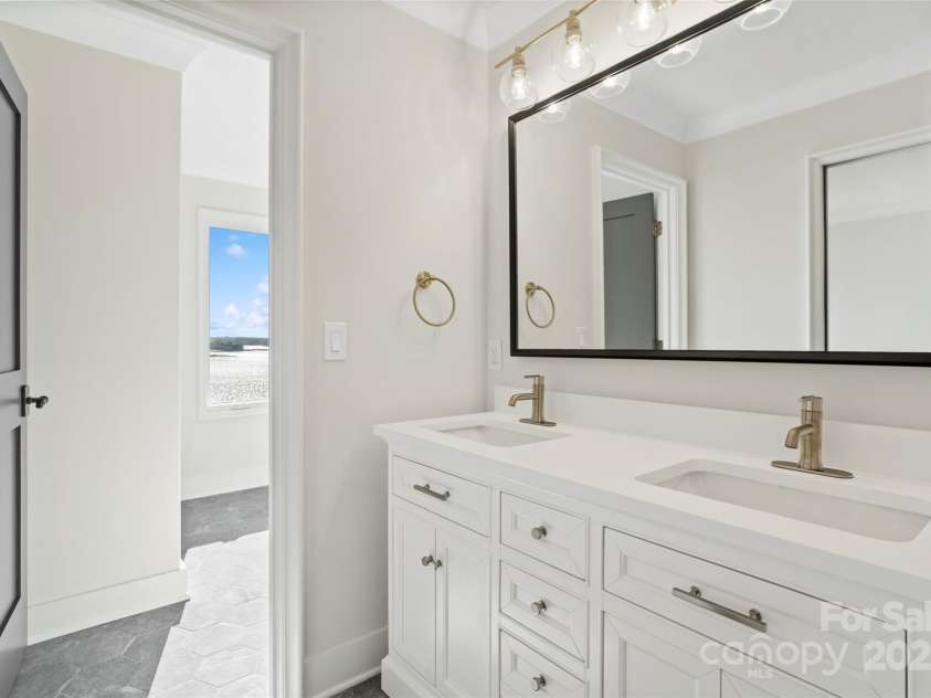 7116 Topsail Circle, Tega Cay, SC 29708.  MLS# CAR4238062, YatesRealty ID 5461. Bathroom