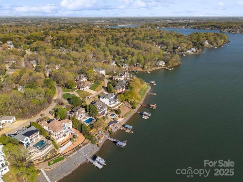 7116 Topsail Circle, Tega Cay, SC 29708.  MLS# CAR4238062, YatesRealty ID 5461. Main Channel Lake Wylie