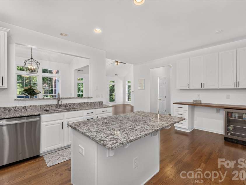 10304 Berkeley Pond Drive, Charlotte, NC 28277.  MLS# CAR4426622, YatesRealty ID 54611. 