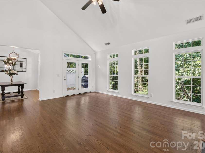 10304 Berkeley Pond Drive, Charlotte, NC 28277.  MLS# CAR4426622, YatesRealty ID 54611. 