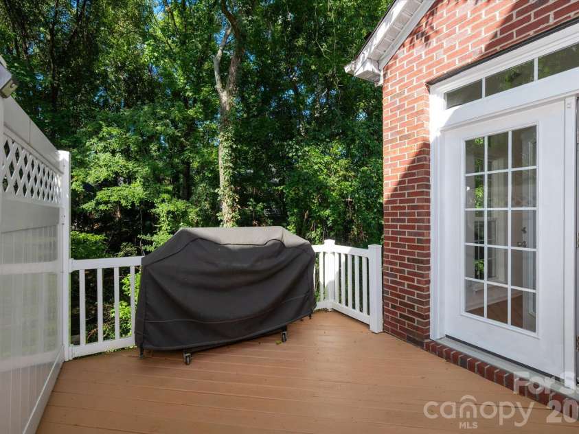 10304 Berkeley Pond Drive, Charlotte, NC 28277.  MLS# CAR4426622, YatesRealty ID 54611. 
