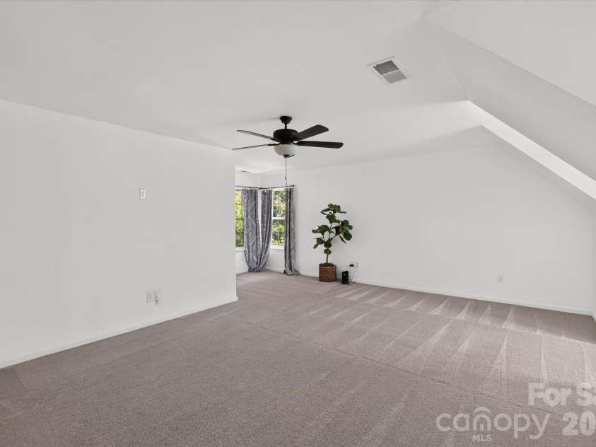 10304 Berkeley Pond Drive, Charlotte, NC 28277.  MLS# CAR4426622, YatesRealty ID 54611. 