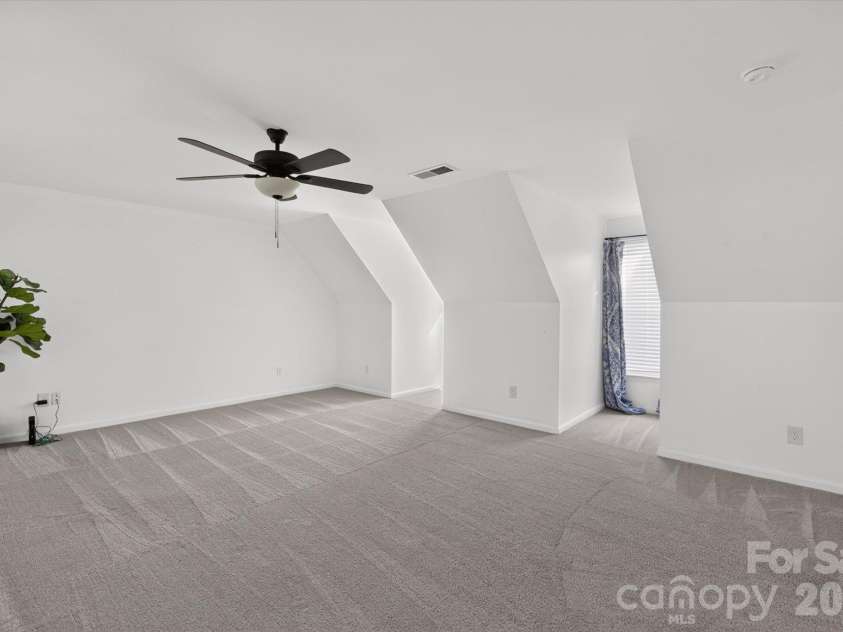 10304 Berkeley Pond Drive, Charlotte, NC 28277.  MLS# CAR4426622, YatesRealty ID 54611. 