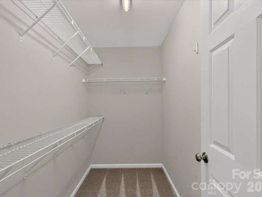 10304 Berkeley Pond Drive, Charlotte, NC 28277.  MLS# CAR4426622, YatesRealty ID 54611. 