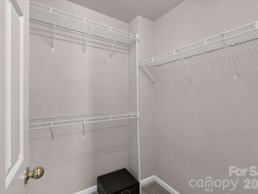 10304 Berkeley Pond Drive, Charlotte, NC 28277.  MLS# CAR4426622, YatesRealty ID 54611. 