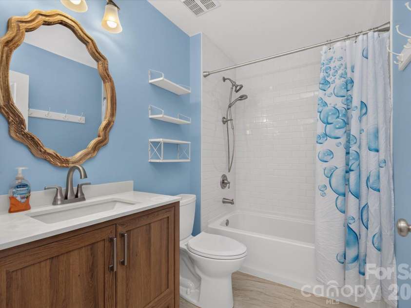 10304 Berkeley Pond Drive, Charlotte, NC 28277.  MLS# CAR4426622, YatesRealty ID 54611. 