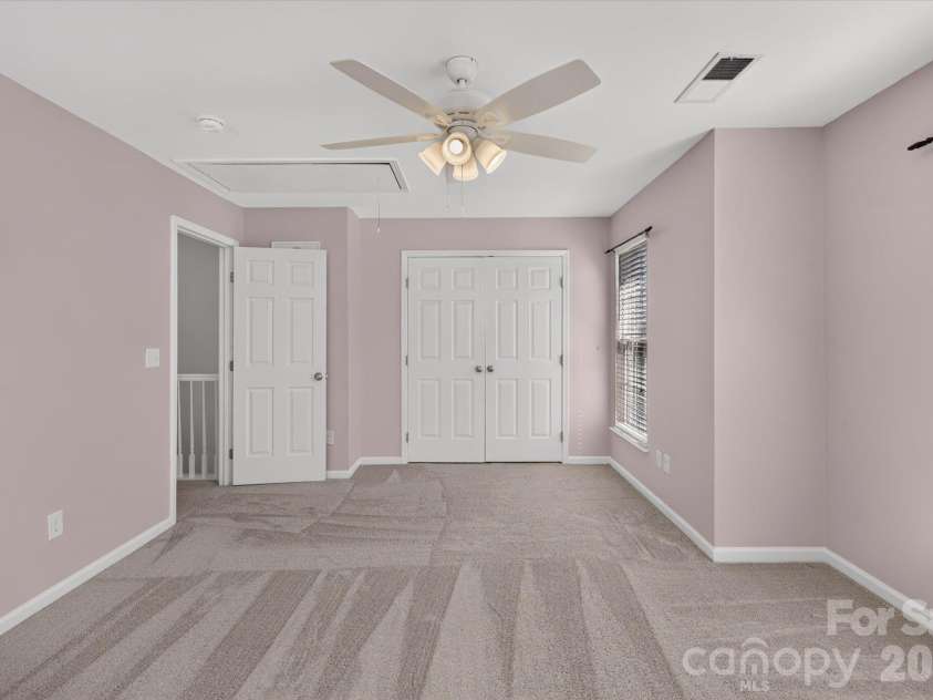 10304 Berkeley Pond Drive, Charlotte, NC 28277.  MLS# CAR4426622, YatesRealty ID 54611. 