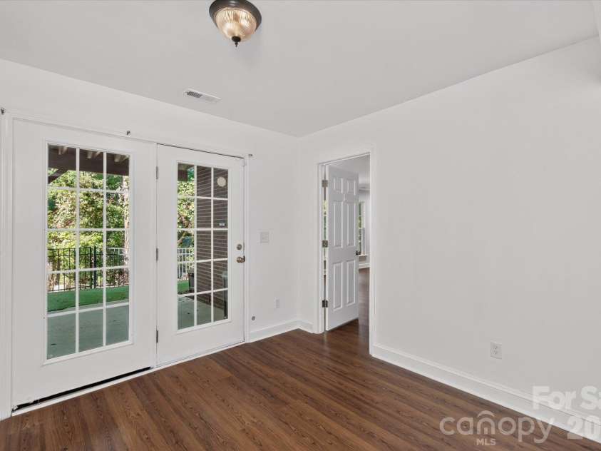 10304 Berkeley Pond Drive, Charlotte, NC 28277.  MLS# CAR4426622, YatesRealty ID 54611. 