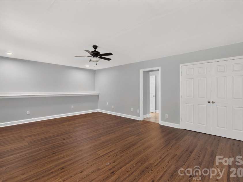 10304 Berkeley Pond Drive, Charlotte, NC 28277.  MLS# CAR4426622, YatesRealty ID 54611. 