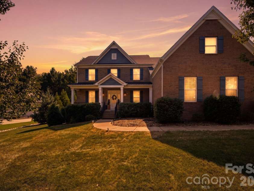 612 Highland Ridge Point, Clover, SC 29710.  MLS# CAR4424384, YatesRealty ID 54612. 