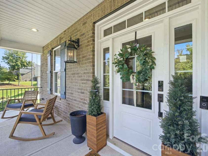 612 Highland Ridge Point, Clover, SC 29710.  MLS# CAR4424384, YatesRealty ID 54612. 