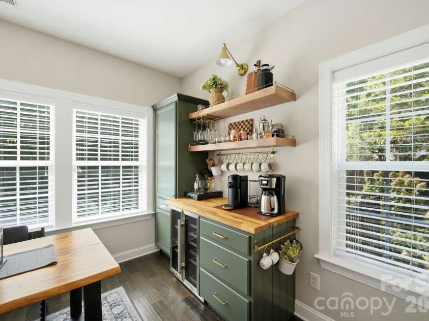 612 Highland Ridge Point, Clover, SC 29710.  MLS# CAR4424384, YatesRealty ID 54612. Custom built coffee/beverage station