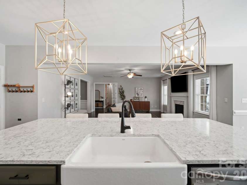 612 Highland Ridge Point, Clover, SC 29710.  MLS# CAR4424384, YatesRealty ID 54612. Massive kitchen island with farmhouse sink