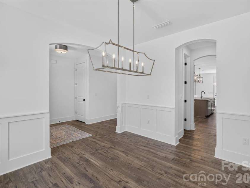 4927 Potter Road, Matthews, NC 28104.  MLS# CAR4430466, YatesRealty ID 54614. 