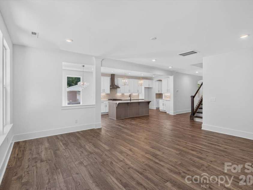 4927 Potter Road, Matthews, NC 28104.  MLS# CAR4430466, YatesRealty ID 54614. 