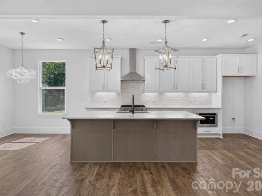4927 Potter Road, Matthews, NC 28104.  MLS# CAR4430466, YatesRealty ID 54614. 