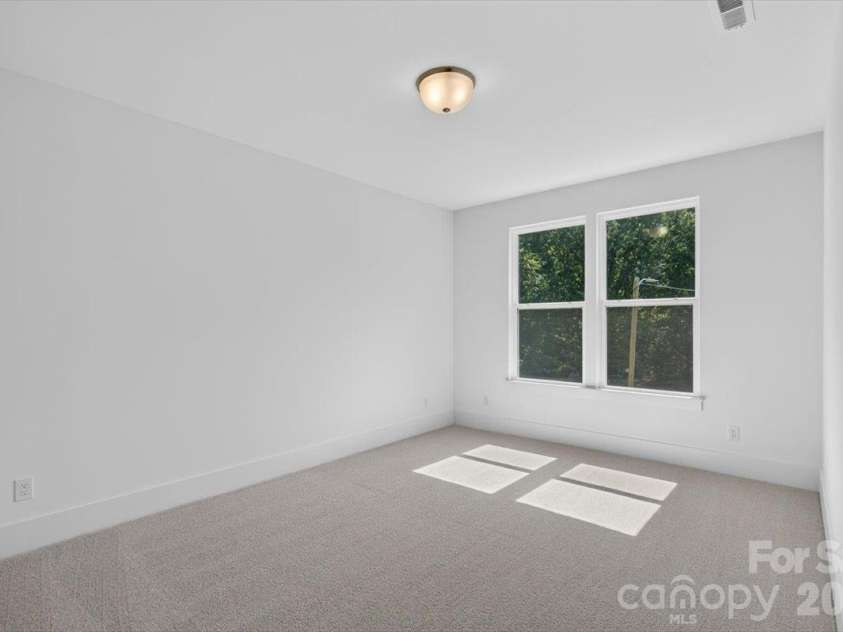 4927 Potter Road, Matthews, NC 28104.  MLS# CAR4430466, YatesRealty ID 54614. 