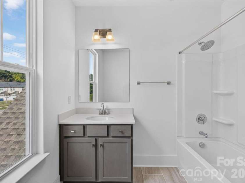 4927 Potter Road, Matthews, NC 28104.  MLS# CAR4430466, YatesRealty ID 54614. 