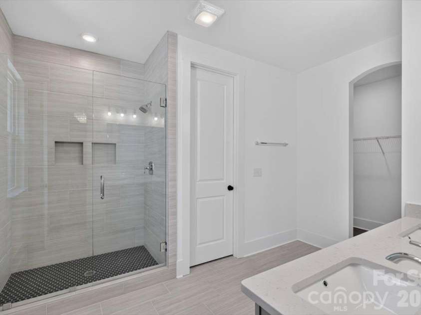 4927 Potter Road, Matthews, NC 28104.  MLS# CAR4430466, YatesRealty ID 54614. 