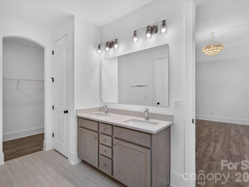 4927 Potter Road, Matthews, NC 28104.  MLS# CAR4430466, YatesRealty ID 54614. 