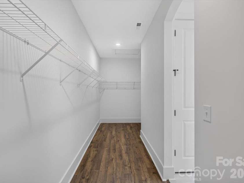 4927 Potter Road, Matthews, NC 28104.  MLS# CAR4430466, YatesRealty ID 54614. 