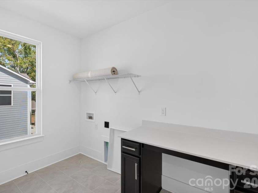 4927 Potter Road, Matthews, NC 28104.  MLS# CAR4430466, YatesRealty ID 54614. 