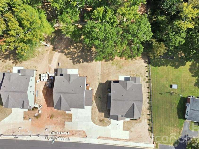 4927 Potter Road, Matthews, NC 28104.  MLS# CAR4430466, YatesRealty ID 54614. 