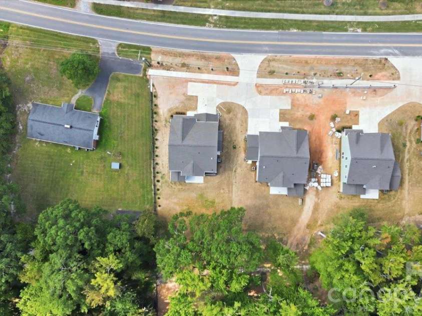 4927 Potter Road, Matthews, NC 28104.  MLS# CAR4430466, YatesRealty ID 54614. 