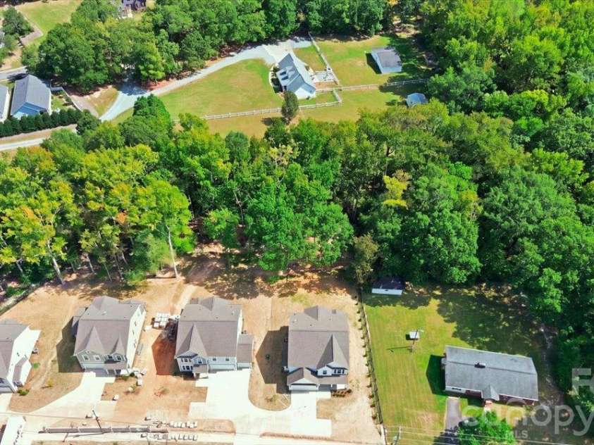 4927 Potter Road, Matthews, NC 28104.  MLS# CAR4430466, YatesRealty ID 54614. 